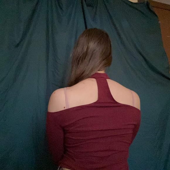 red keyhole american appearl top - Picture 3 of 5